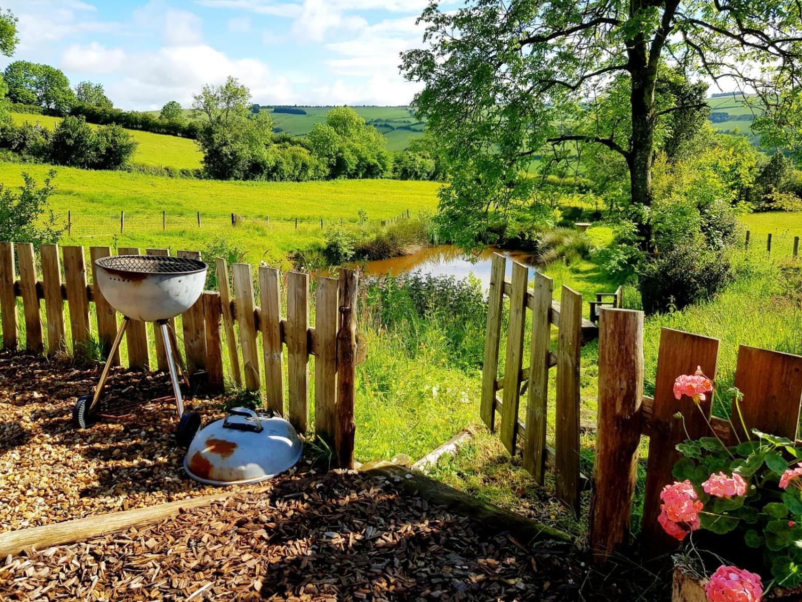 Eco Accommodation Cornflower Holiday Крейвън Армс Екстериор снимка