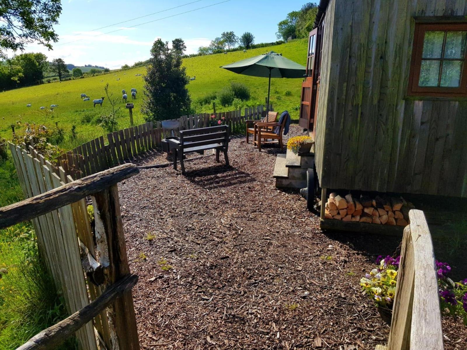 Eco Accommodation Cornflower Holiday Крейвън Армс Екстериор снимка